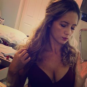 Meet your Posher, Courtney